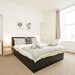Stafford Modern Apartment