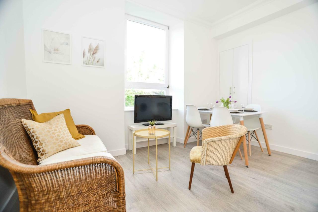 Stafford Modern Apartment