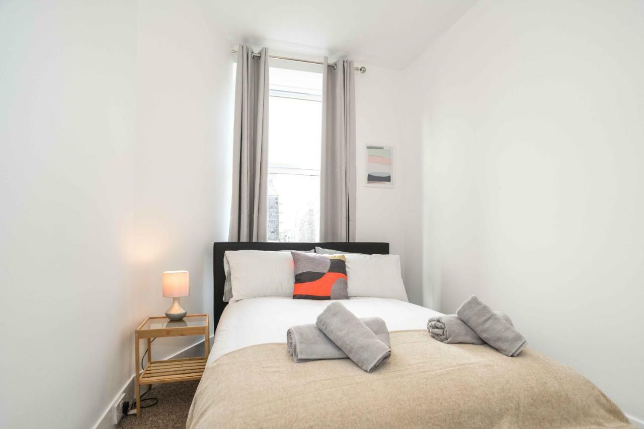 Stafford Modern Apartment